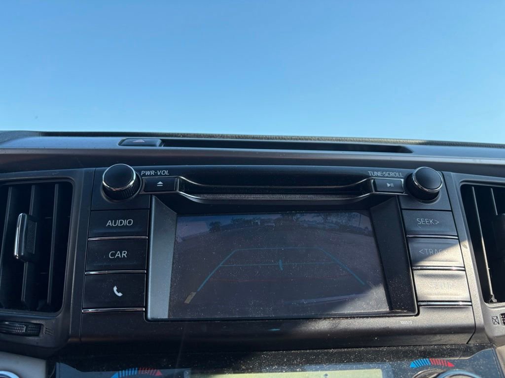 Used 2018 Toyota RAV4 LE AWD/4WD image 7