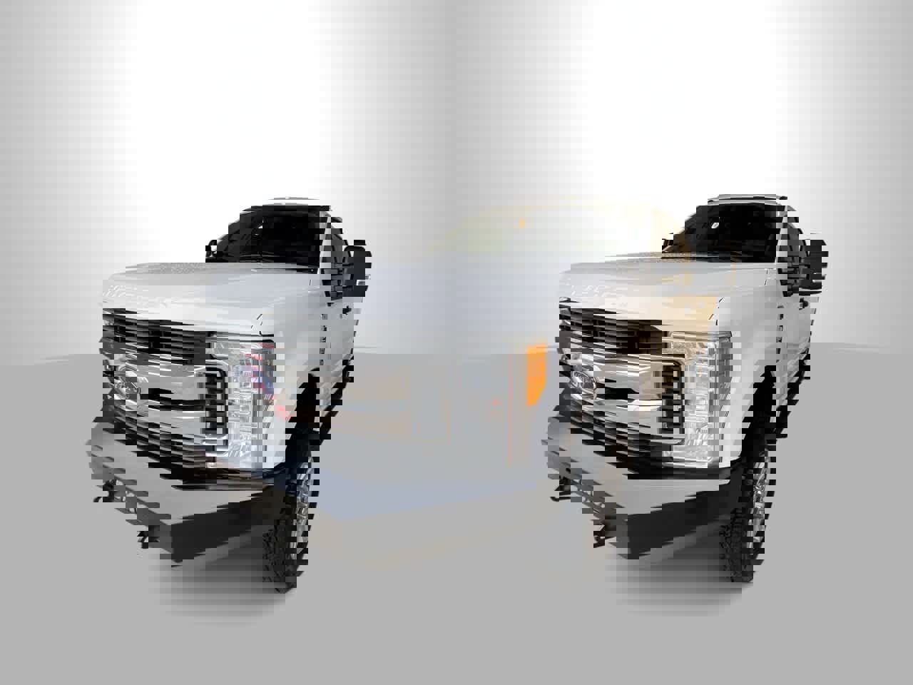 Used 2017 Ford F350 XLT w/ XLT Value Package image 4