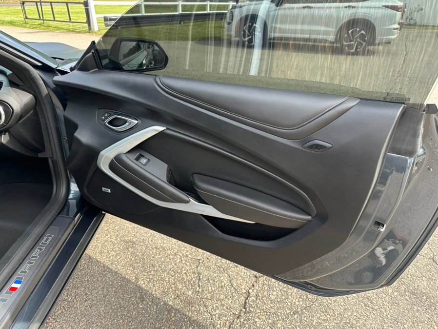 Used 2020 Chevrolet Camaro SS RWD image 10
