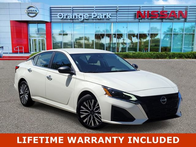 Used 2025 Nissan Altima 2.5 SV image 1