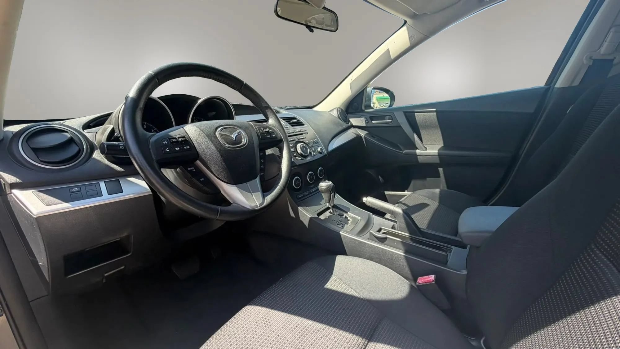 Used 2013 MAZDA MAZDA3 i Touring FWD image 19