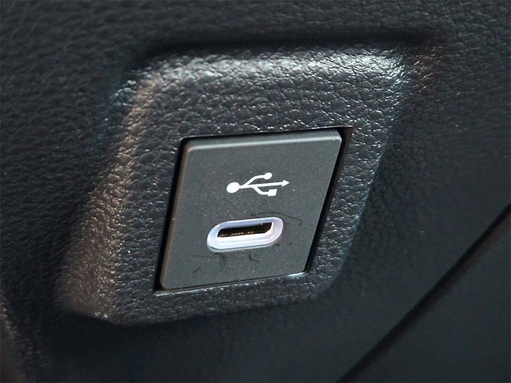 Used 2025 Toyota Corolla SE image 20