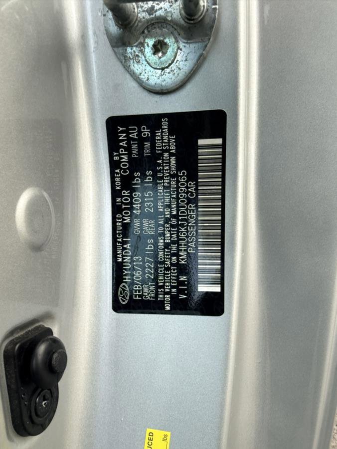 Used 2013 Hyundai Genesis 3.8 image 30