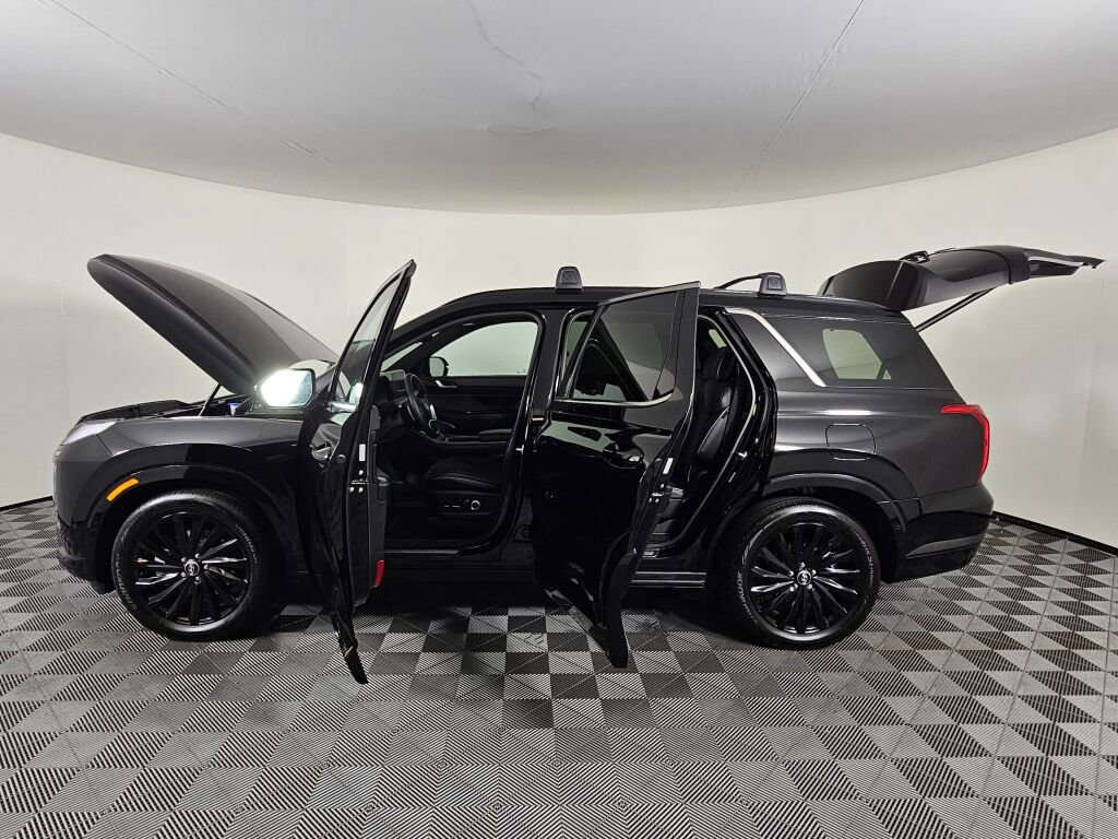Used 2025 Hyundai Palisade Calligraphy AWD/4WD image 16