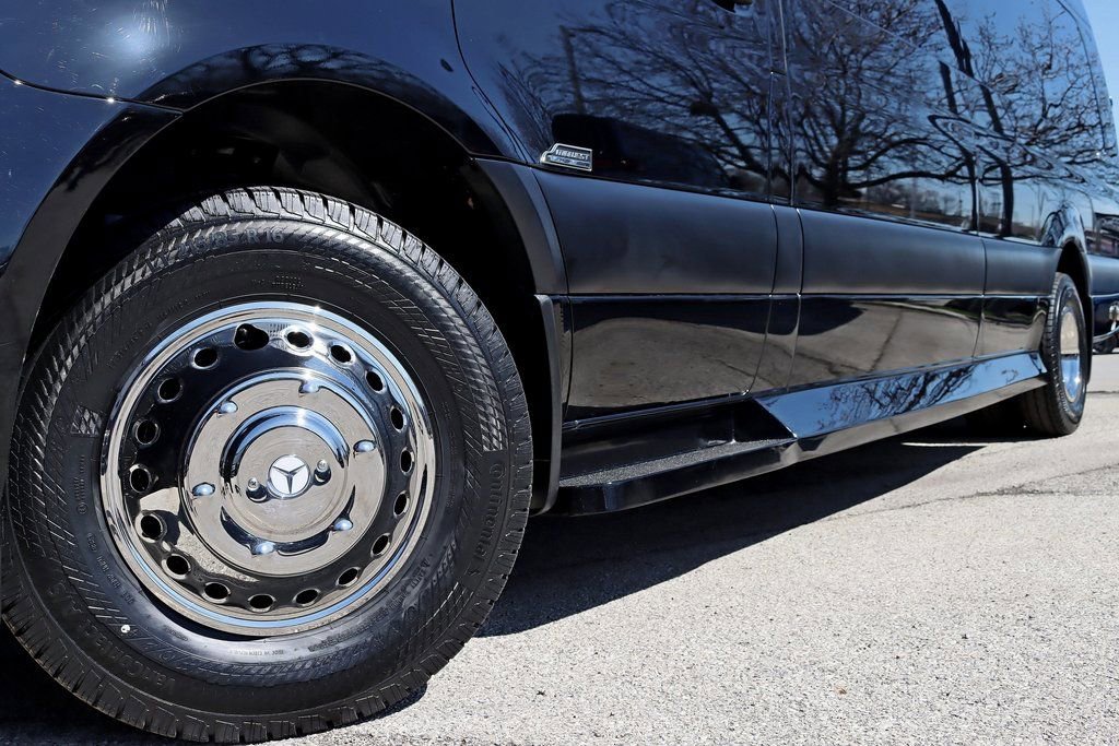 Used 2024 Mercedes-Benz Sprinter 3500 image 5