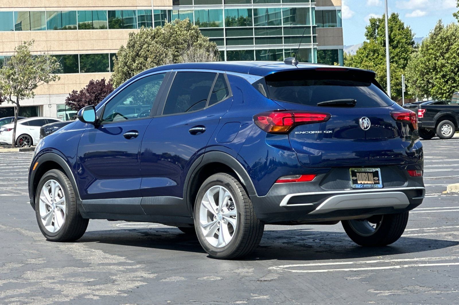 Used 2023 Buick Encore GX Preferred w/ Cold Weather Comfort Package FWD image 6
