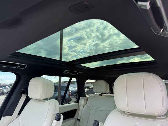 Used 2025 Land Rover Range Rover SE image 29