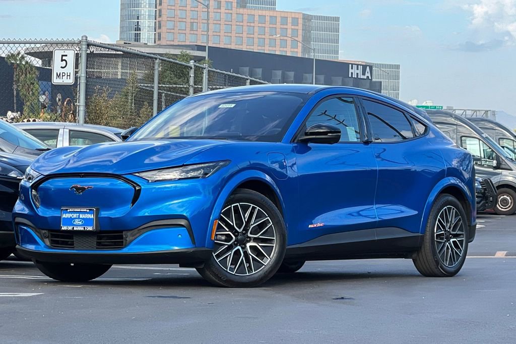Certified 2025 Ford Mustang Mach-E Premium image 9