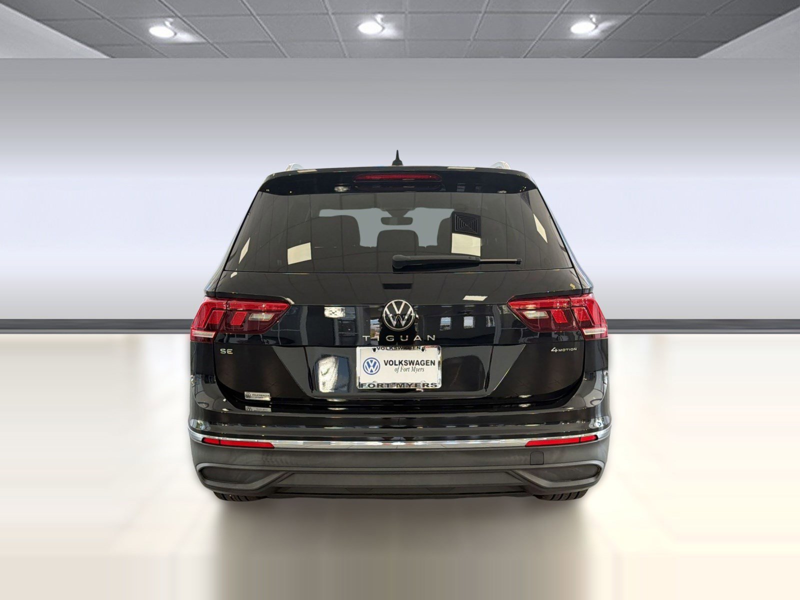 Certified 2024 Volkswagen Tiguan SE image 10