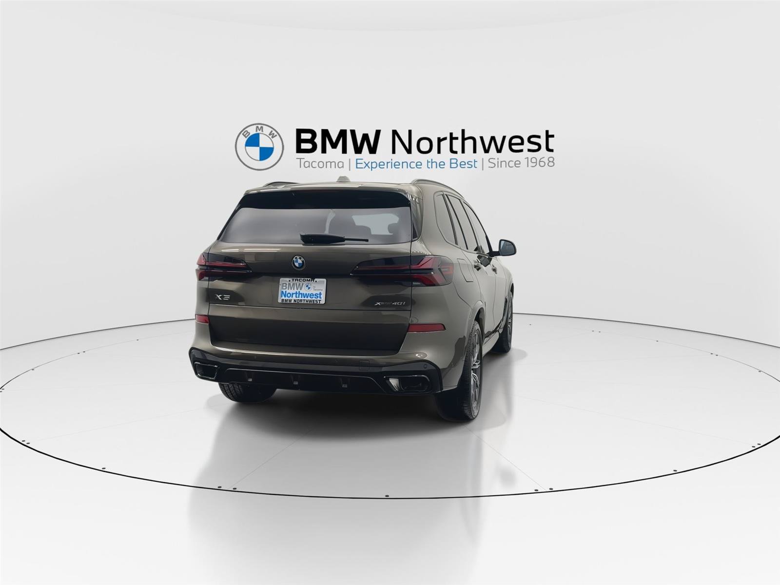 New 2026 BMW X5 xDrive40i w/ M Sport Package AWD/4WD image 2