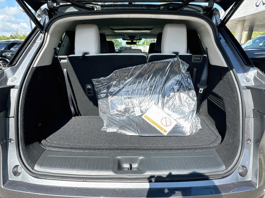 Used 2027 INFINITI QX60 Luxe w/ Cargo Package FWD image 29
