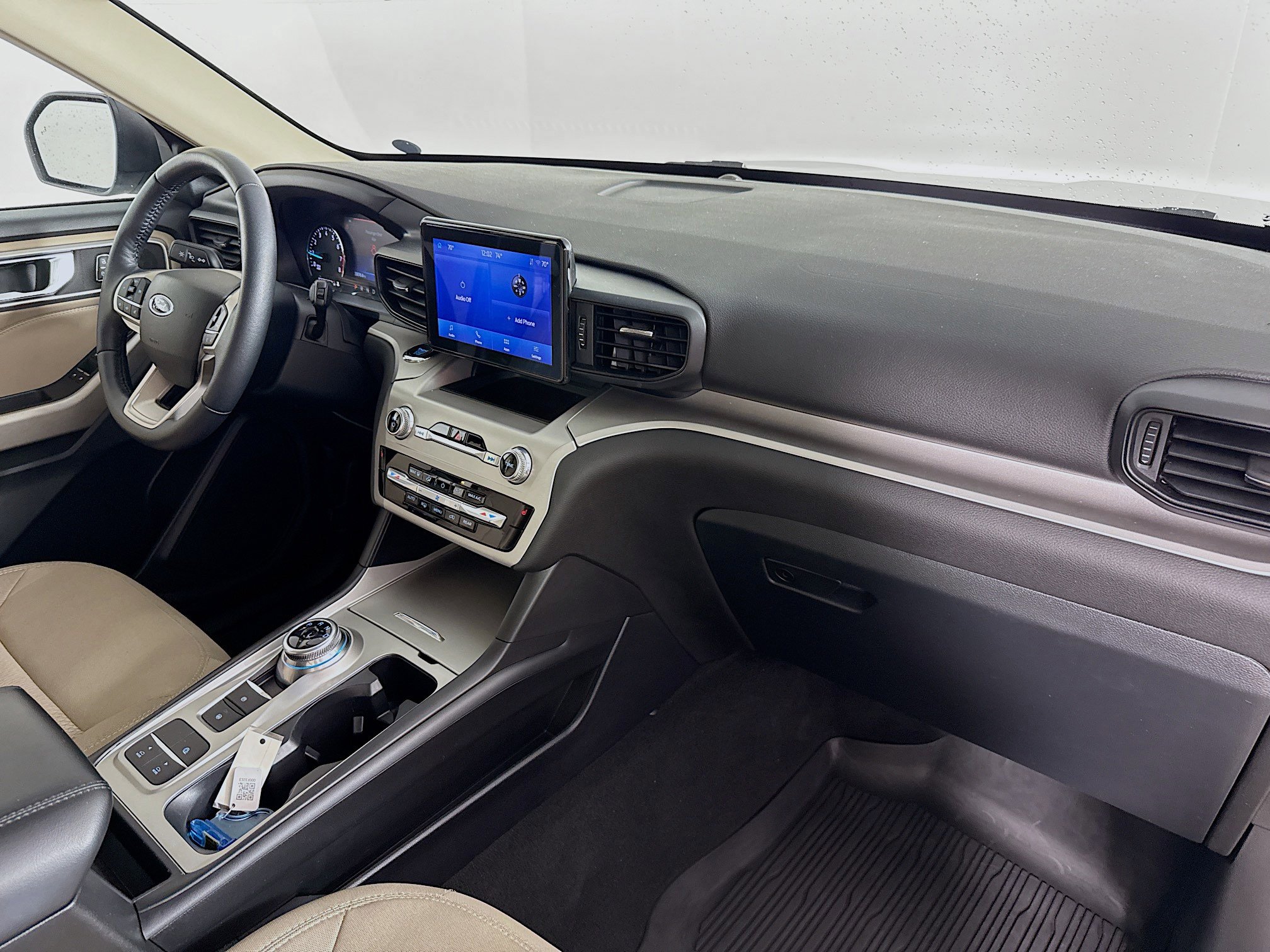 Used 2022 Ford Explorer XLT image 36