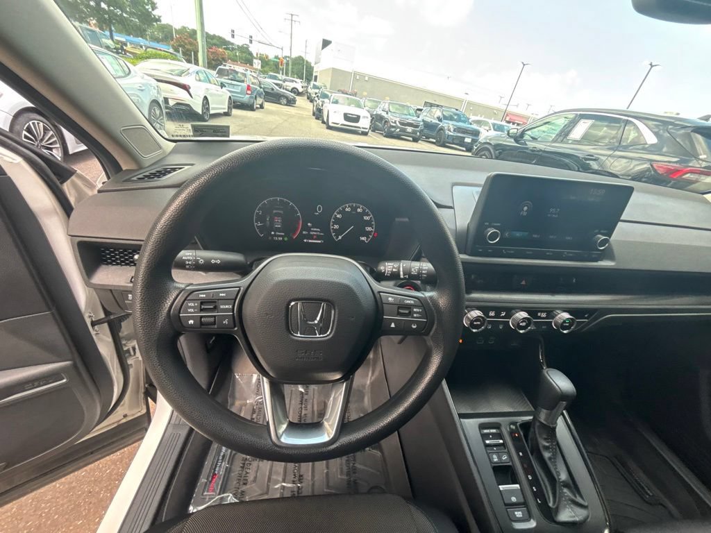 Used 2023 Honda CR-V EX image 12