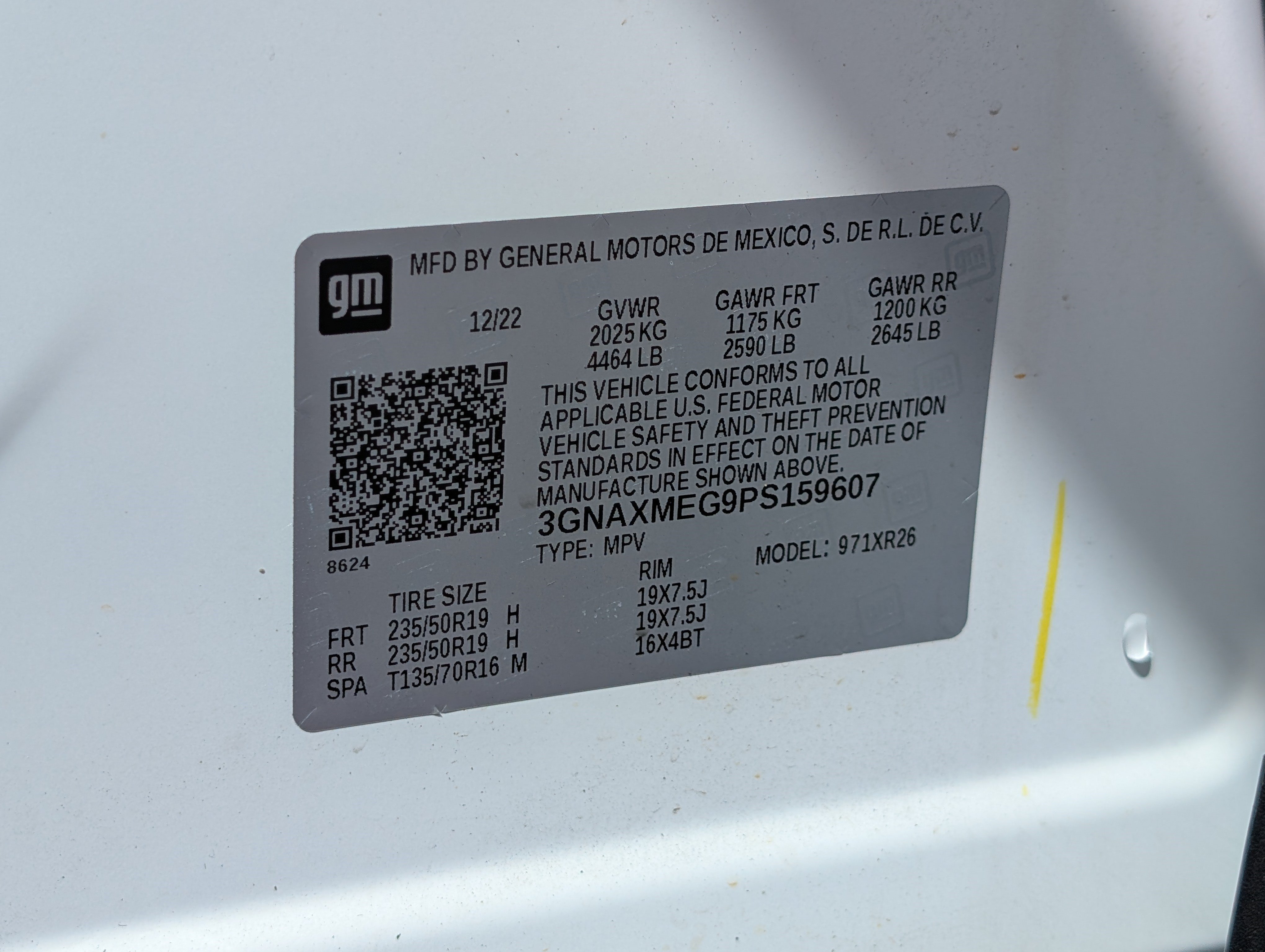 Used 2023 Chevrolet Equinox RS FWD image 36
