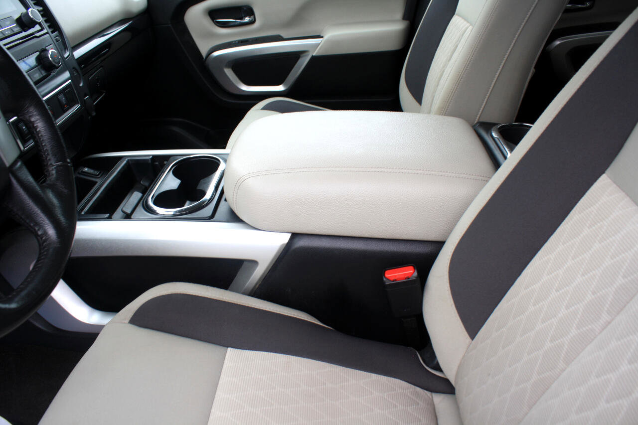 Used 2022 Nissan Titan SV w/ SV Convenience Package image 32