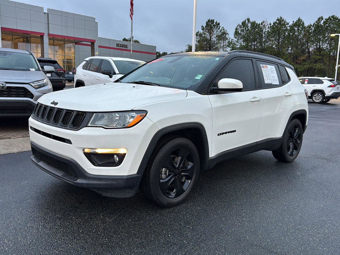 Used 2021 Jeep Compass Latitude image 2