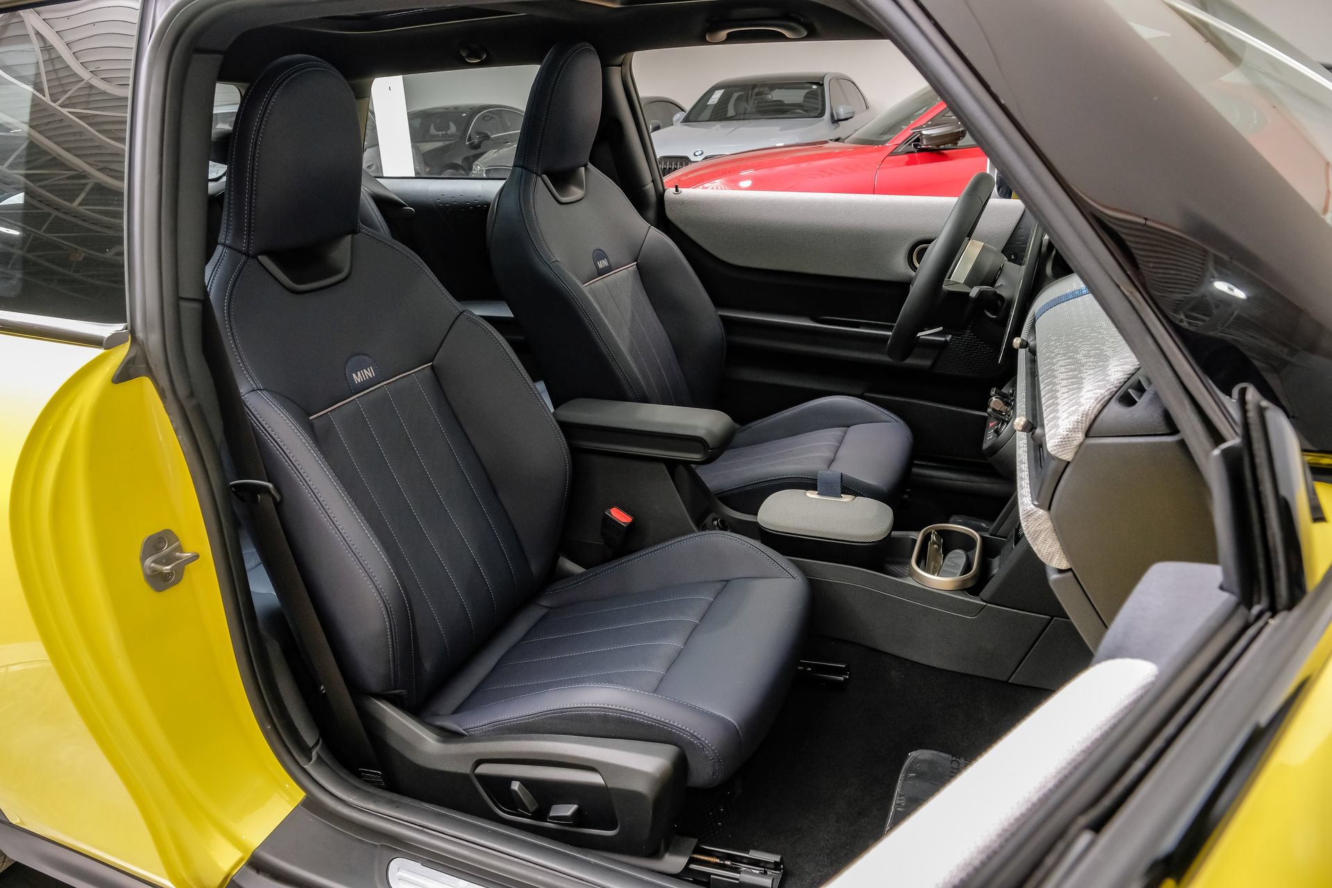 Used 2025 MINI Cooper S FWD image 29