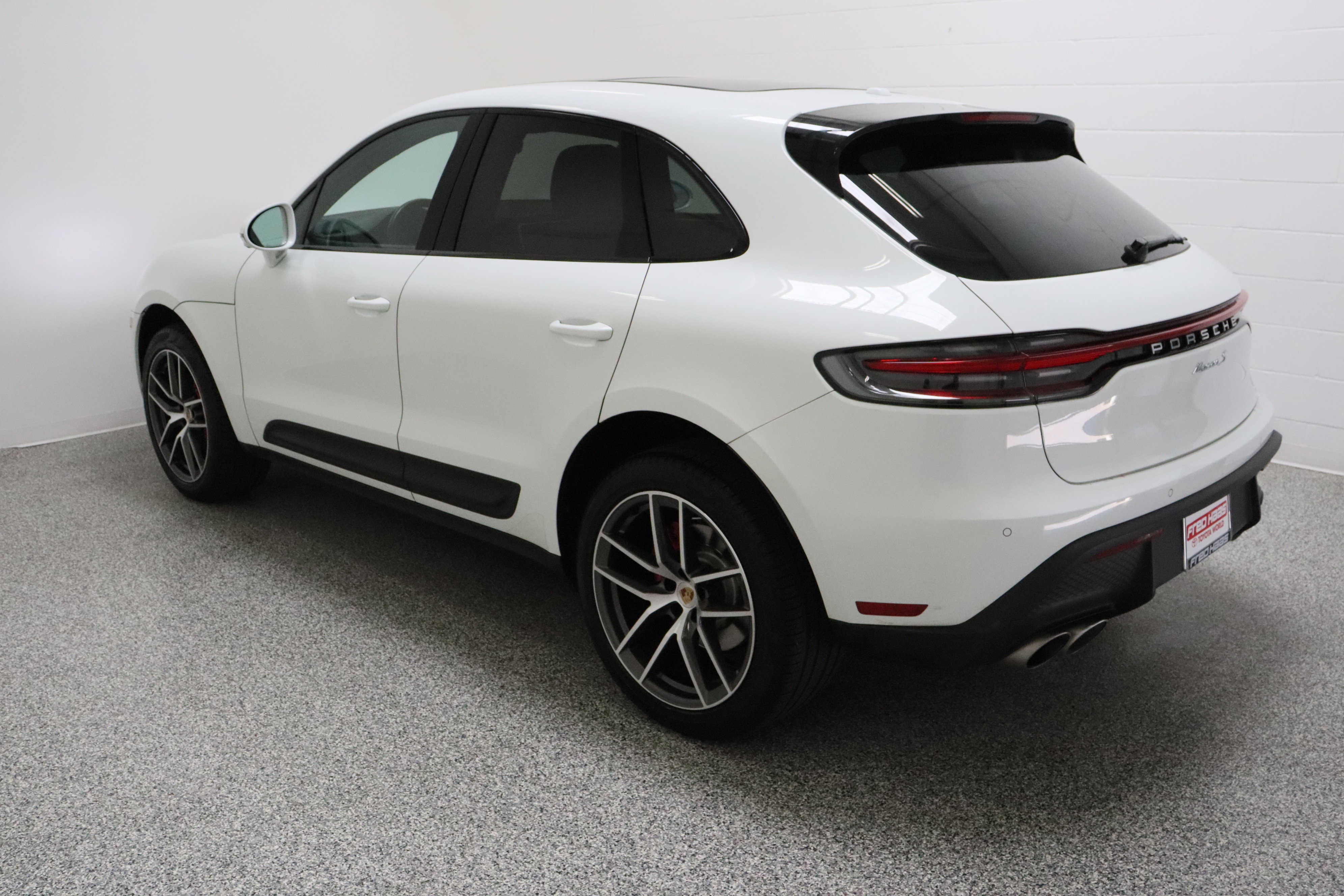 Used 2023 Porsche Macan S image 9