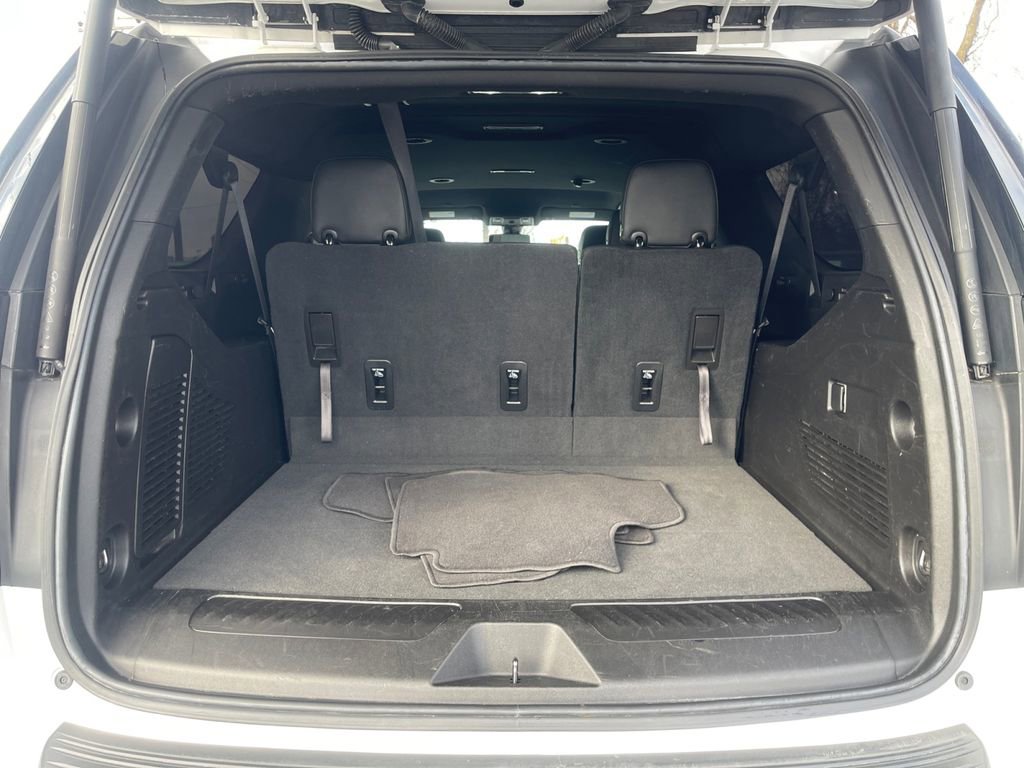 Used 2021 Chevrolet Suburban LT image 17