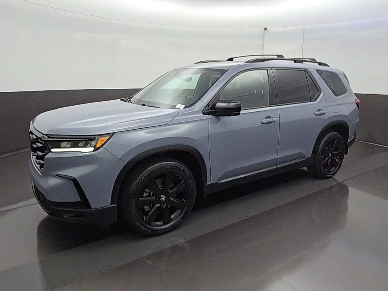 Used 2025 Honda Pilot Black Edition image 4