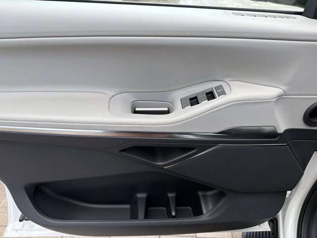 New 2026 Lincoln Navigator Premiere image 9