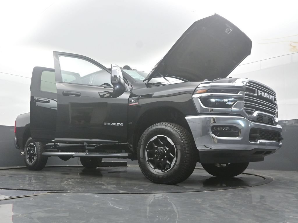 Used 2025 RAM 2500 Laramie AWD/4WD image 84