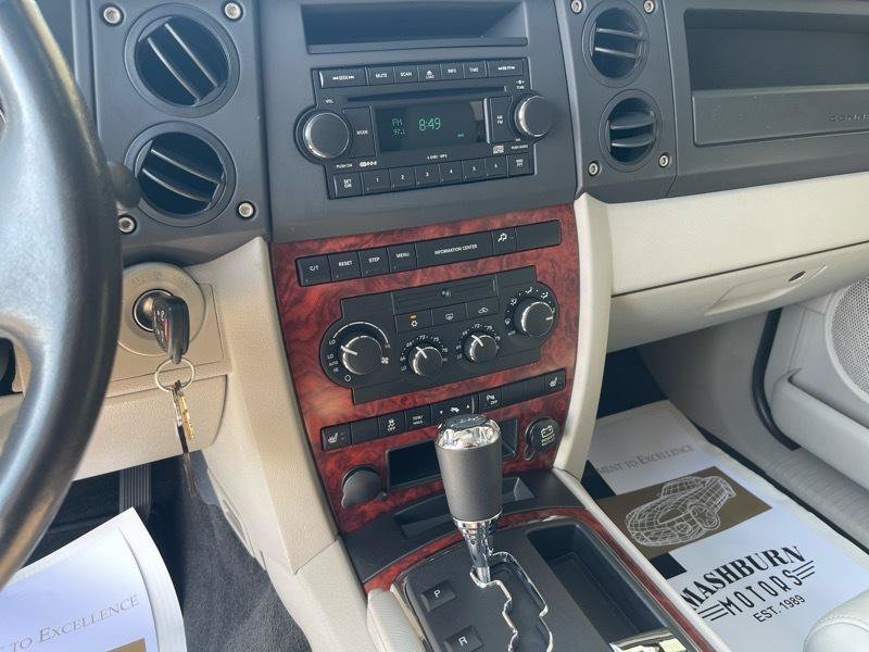 Used 2007 Jeep Commander Limited w/ Trailer Tow Group IV AWD/4WD image 29