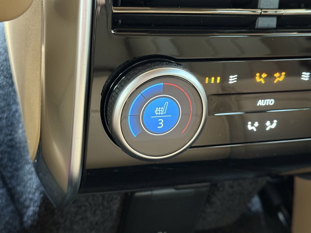 New 2025 Land Rover Range Rover Long Wheelbase SE image 36