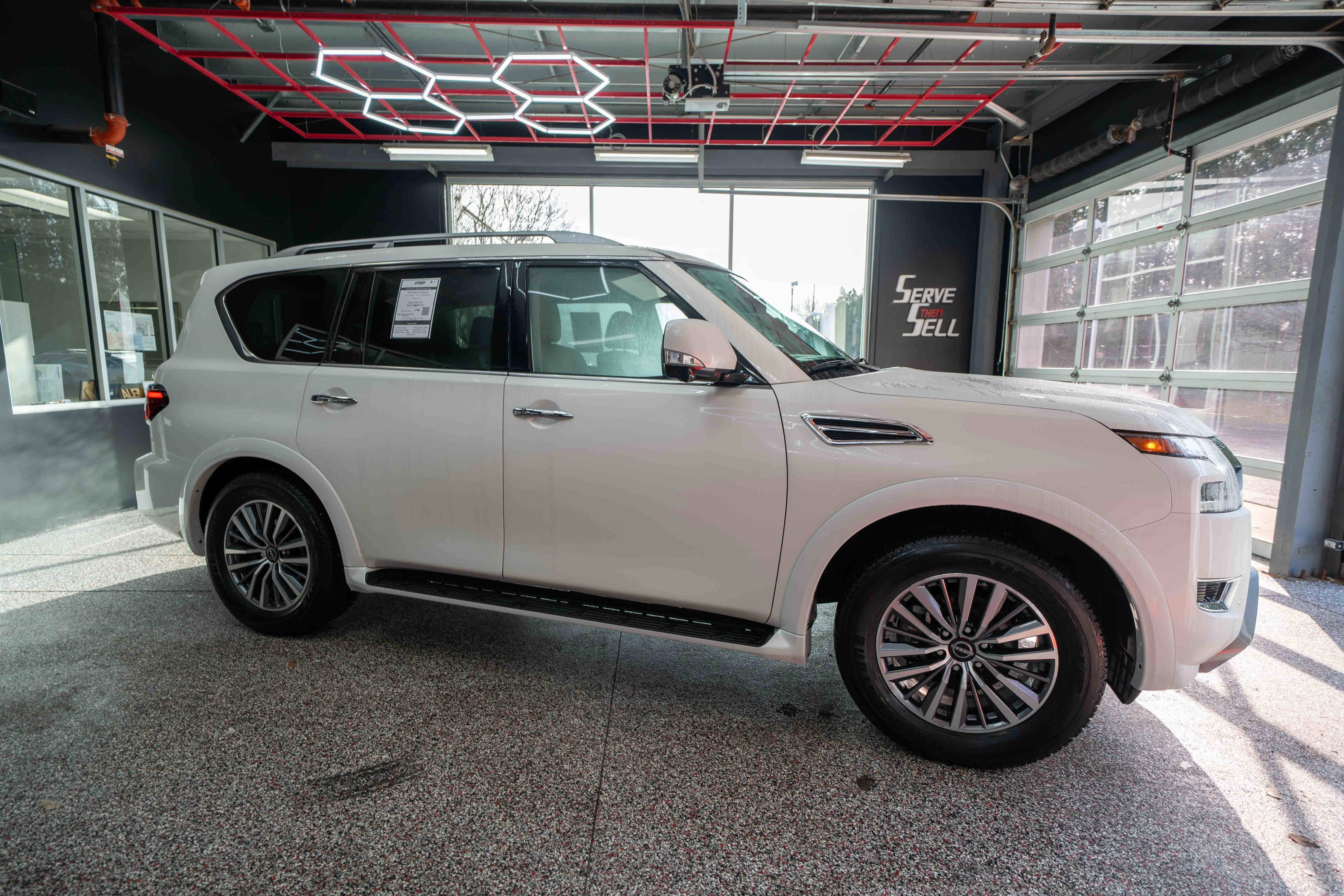 Used 2024 Nissan Armada SL w/ Captain's Chairs Package image 5