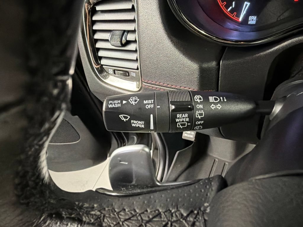 Used 2018 Dodge Durango R/T w/ Technology Group AWD/4WD image 20