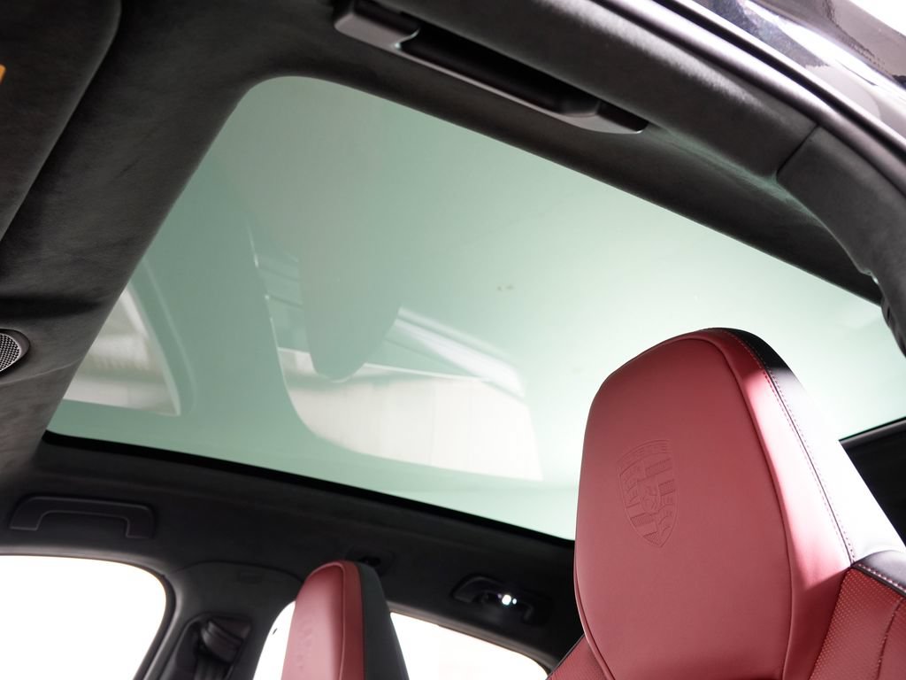 Used 2026 Porsche Cayenne GTS AWD/4WD image 19