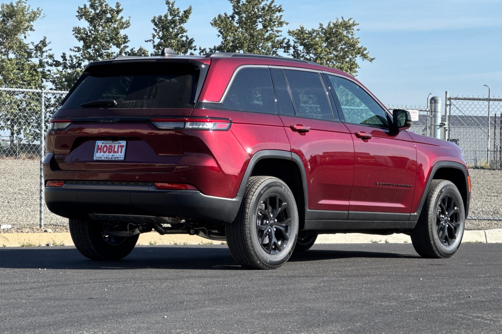 New 2026 Jeep Grand Cherokee Altitude AWD/4WD image 3