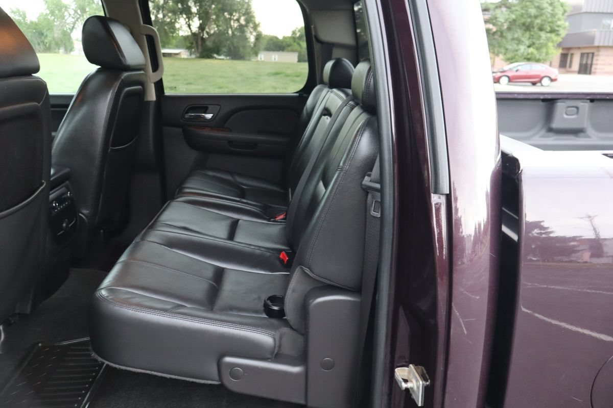 Used 2008 Chevrolet Silverado 2500 LTZ w/ Safety Package AWD/4WD image 20
