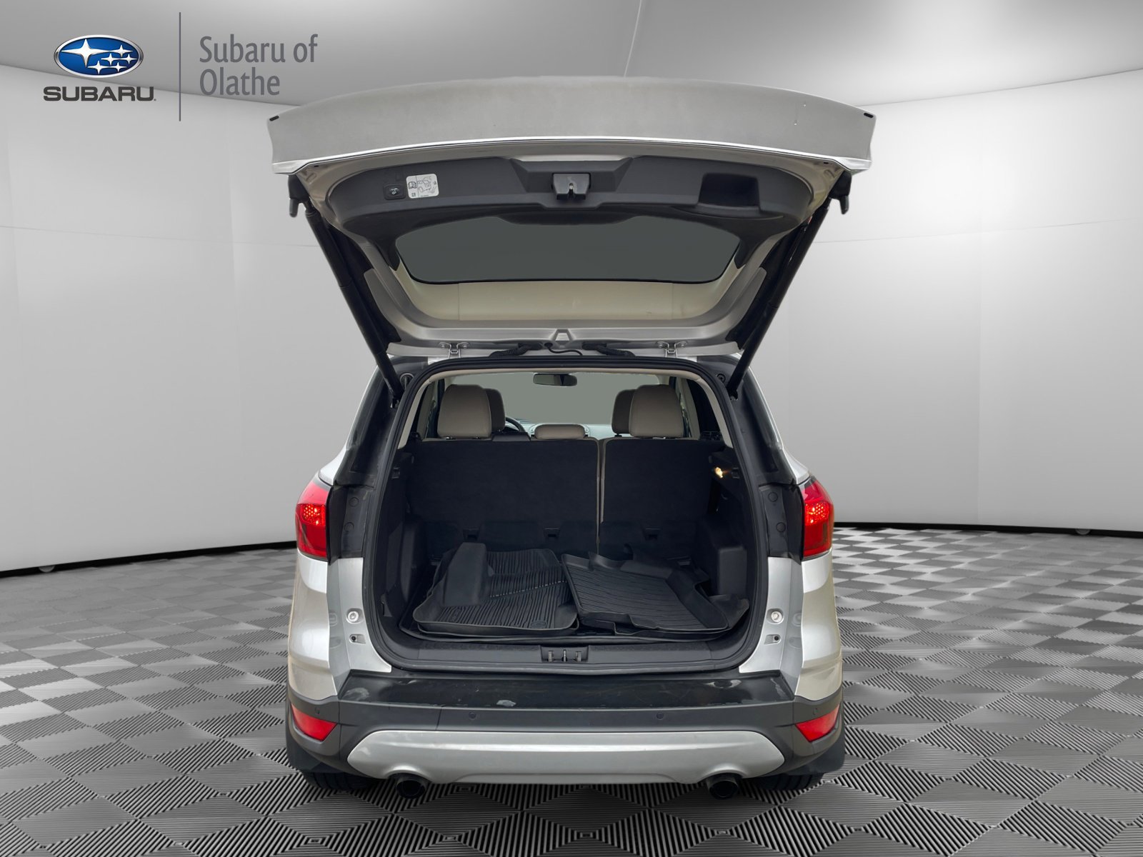 Used 2019 Ford Escape Titanium image 6