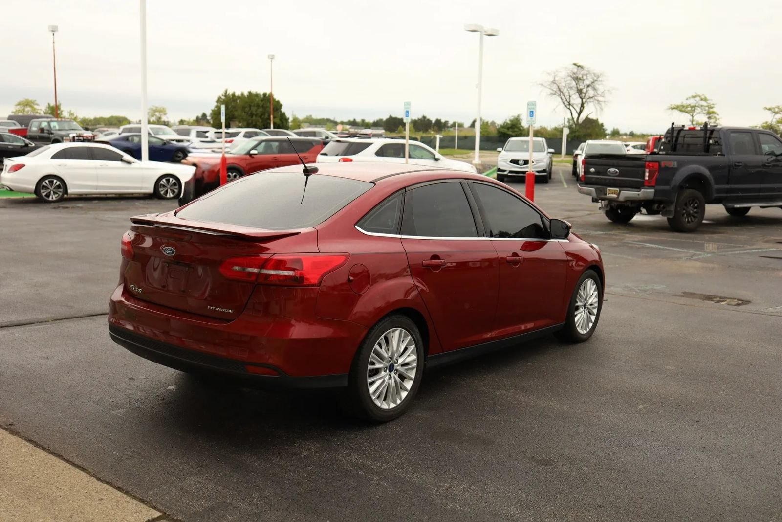 Used 2017 Ford Focus Titanium FWD image 5