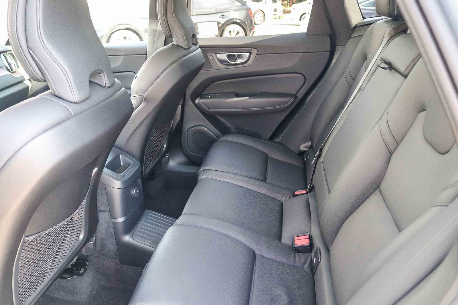 Used 2024 Volvo XC60 T8 Plus w/ Protection Package Premier AWD/4WD image 19