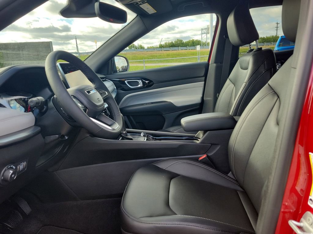 New 2026 Jeep Compass Limited image 13