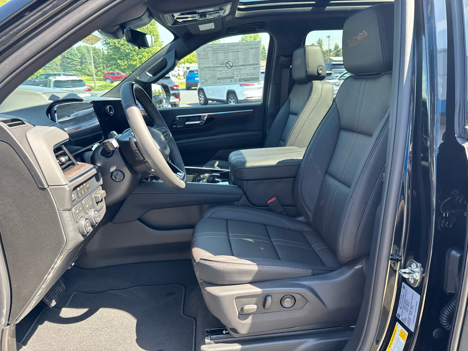 New 2026 Chevrolet Suburban High Country AWD/4WD image 17