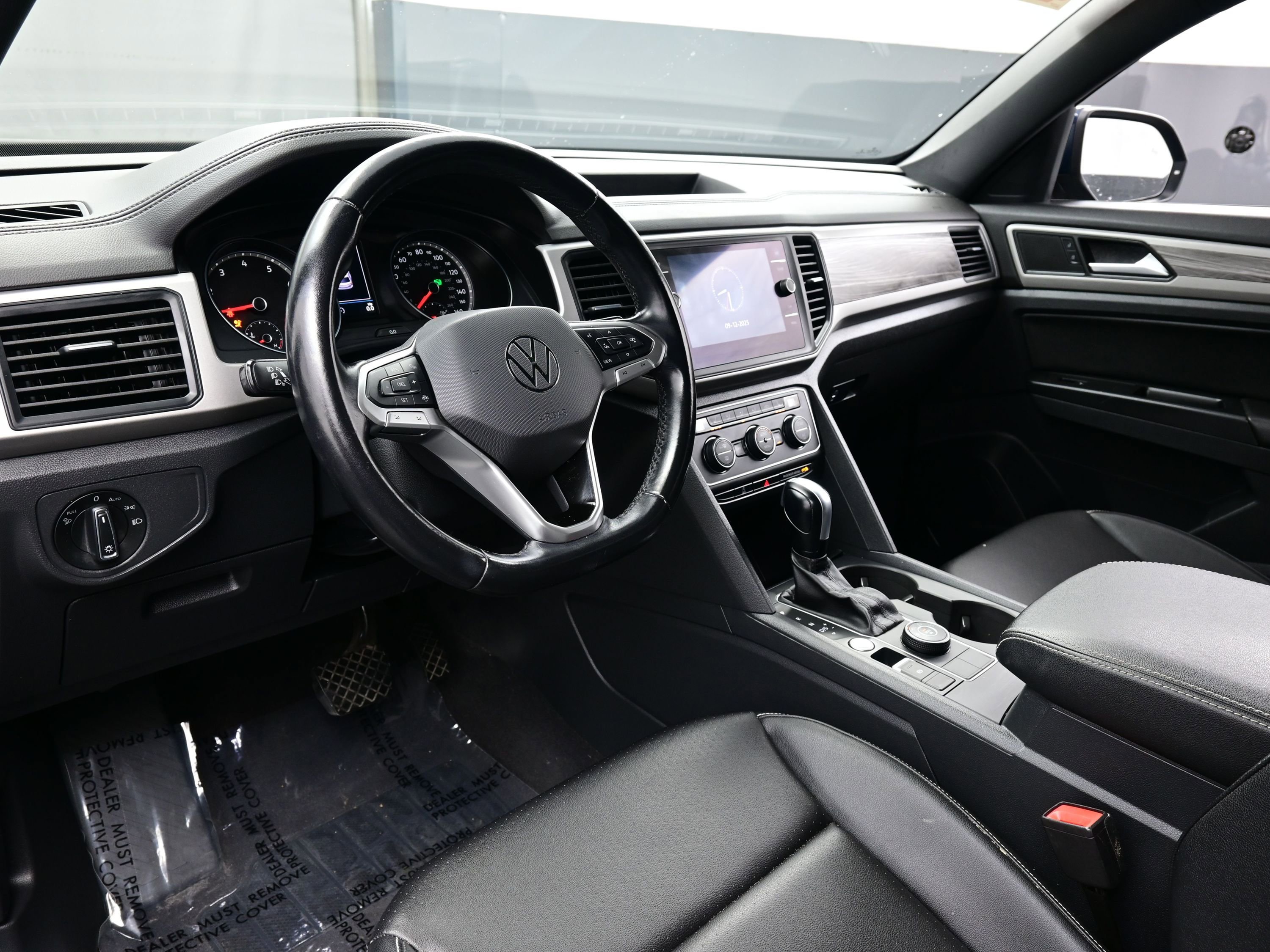 Used 2020 Volkswagen Atlas Cross Sport SE image 14