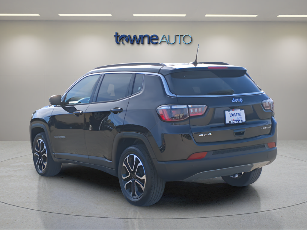 Used 2024 Jeep Compass Limited AWD/4WD image 4
