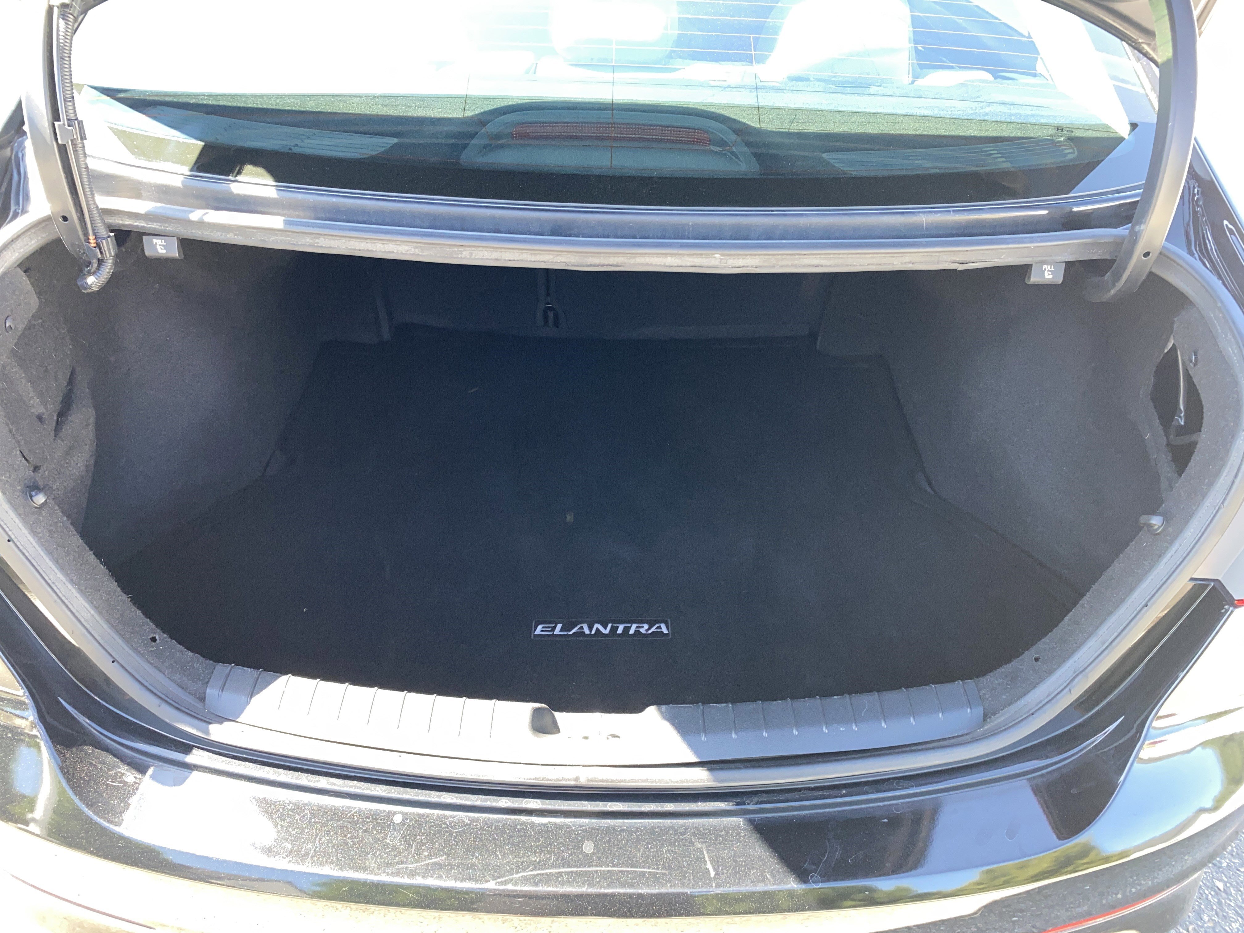 Used 2017 Hyundai Elantra SE FWD image 31