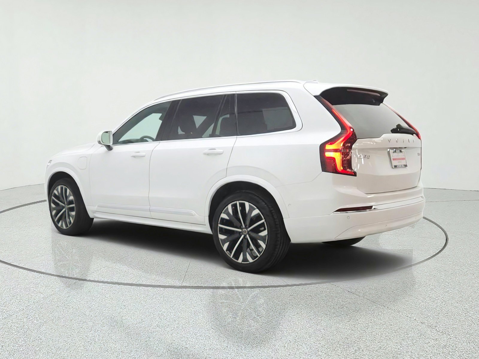 Used 2026 Volvo XC90 T8 Plus w/ Protection Package Premier AWD/4WD image 7