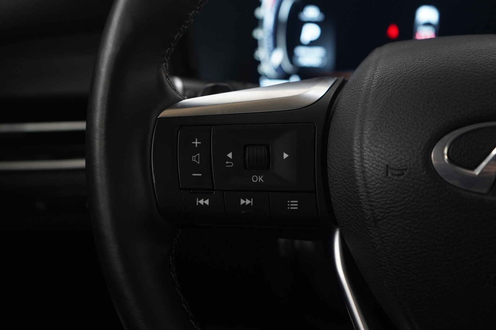 Used 2024 INFINITI QX60 Sensory image 28