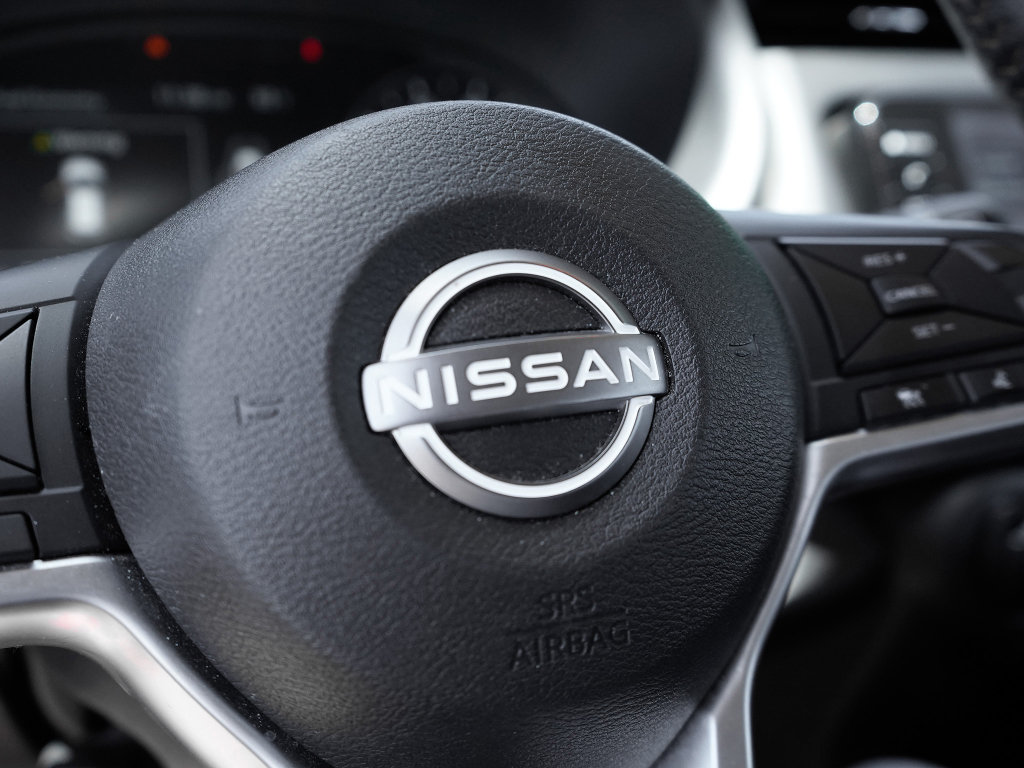 Used 2024 Nissan Kicks SR FWD image 16