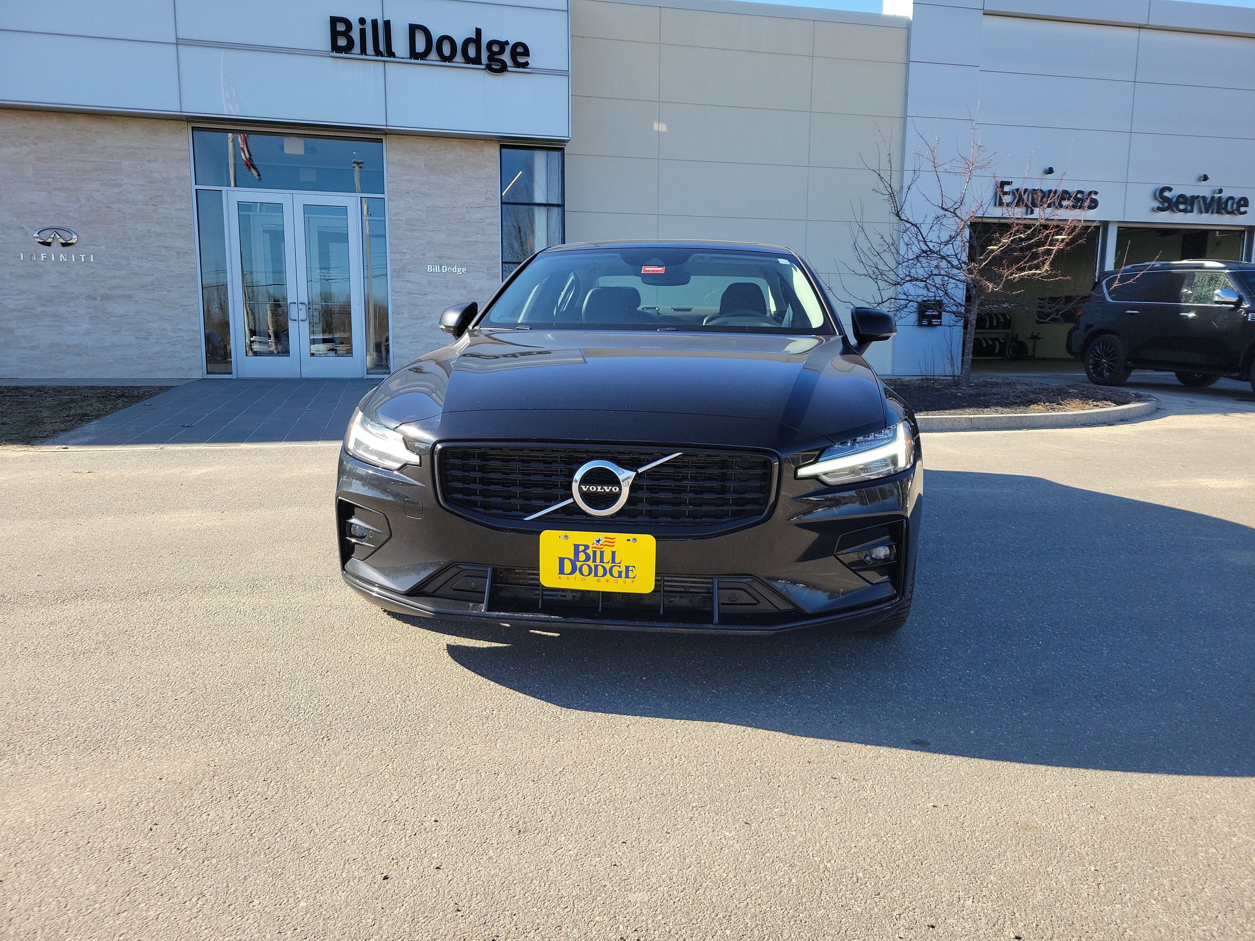 Used 2021 Volvo S60 T5 Momentum w/ Premium Package image 10