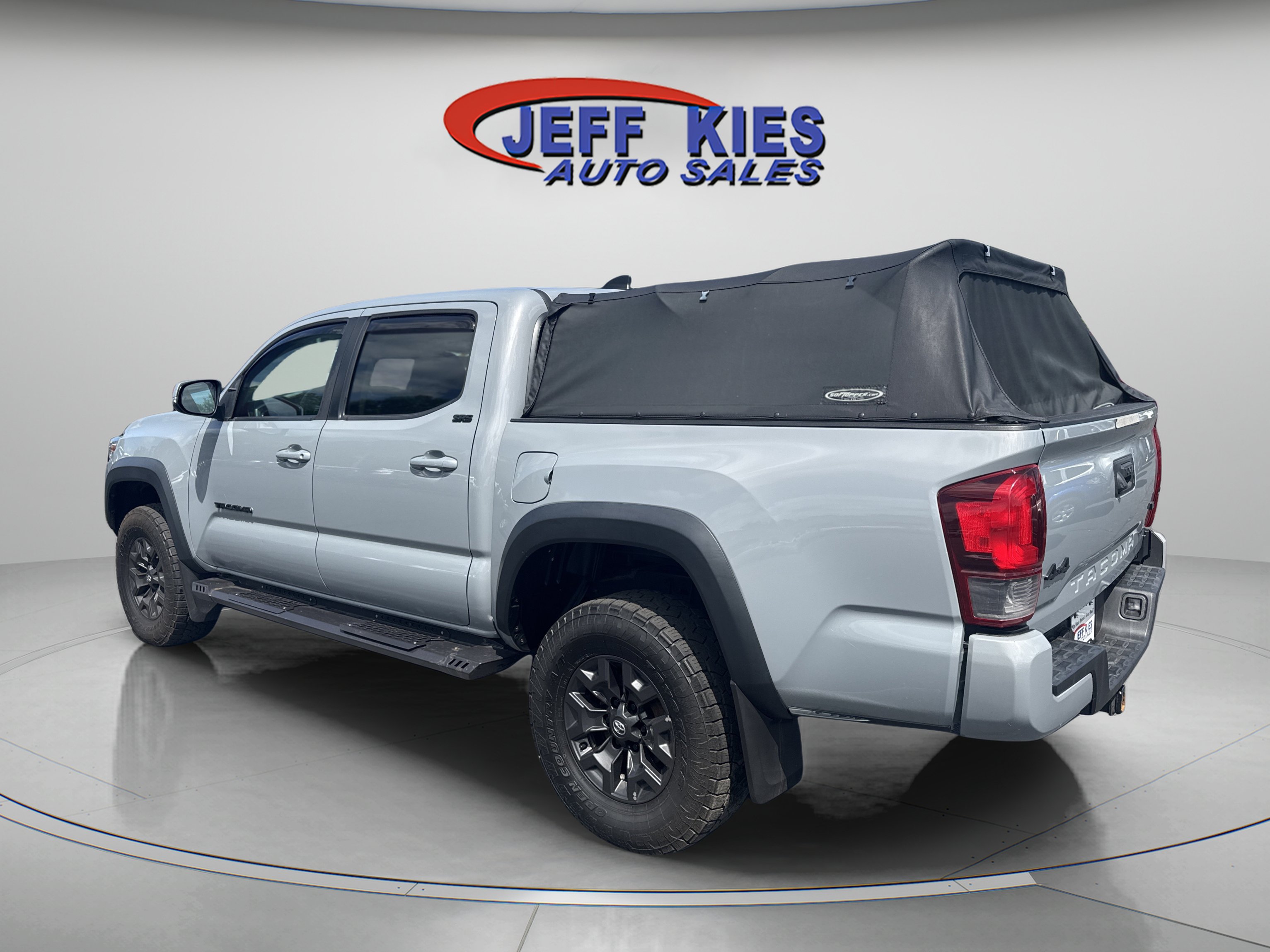 Used 2021 Toyota Tacoma SR5 w/ Trail Edition AWD/4WD image 7