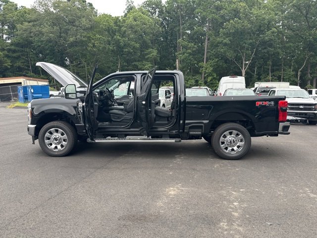 New 2025 Ford F250 Lariat w/ Chrome Package image 26