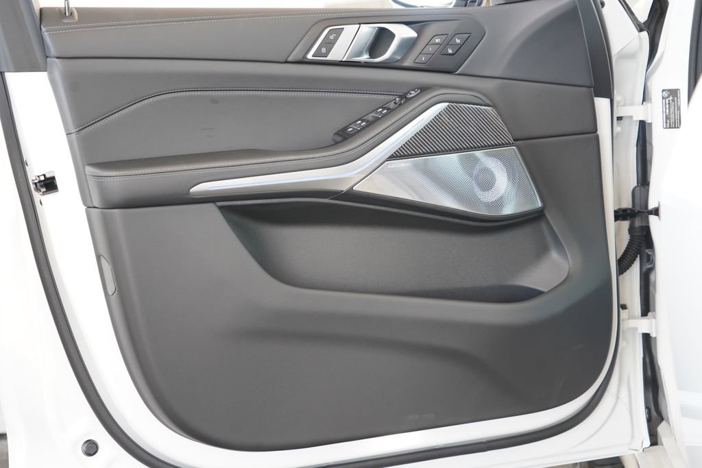 New 2026 BMW X5 M Competition w/ Executive Package AWD/4WD image 9