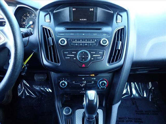 Used 2015 Ford Focus SE FWD image 14