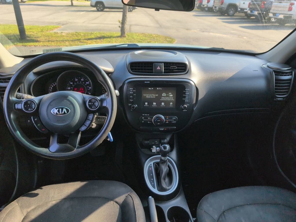 Used 2018 Kia Soul + image 8